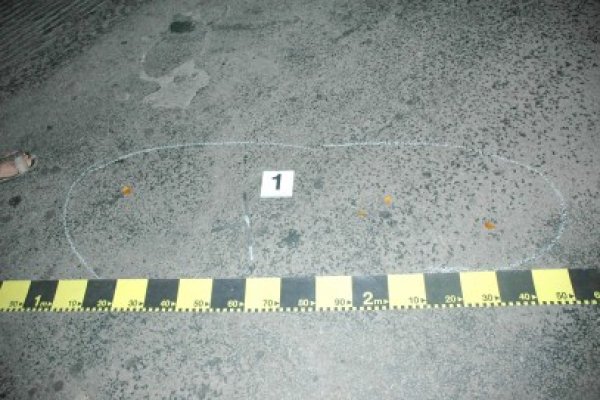A condus beat, a lovit o persoană şi a fugit de la locul accidentului